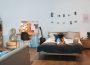 Dekoracja ściany nad łóżkiem – jak zaaranżować?