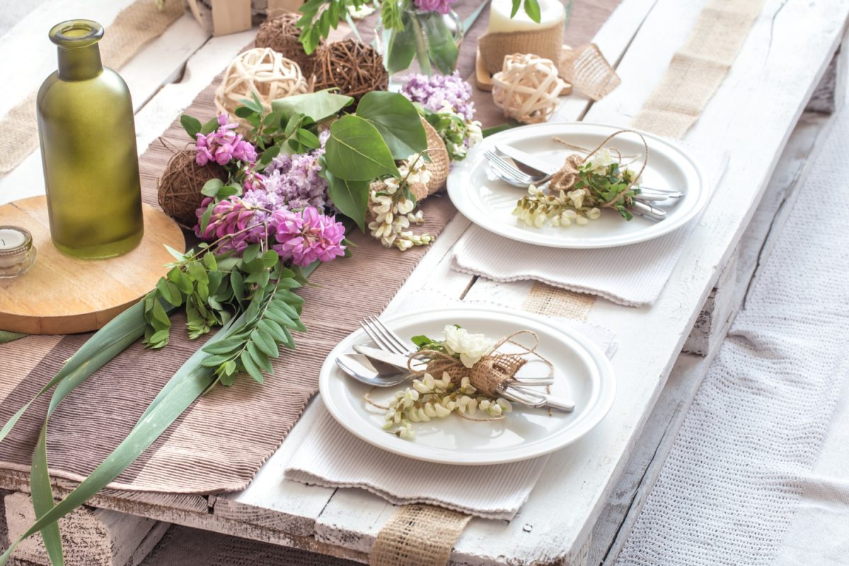 Spring table decorations – see how to liven up your interior