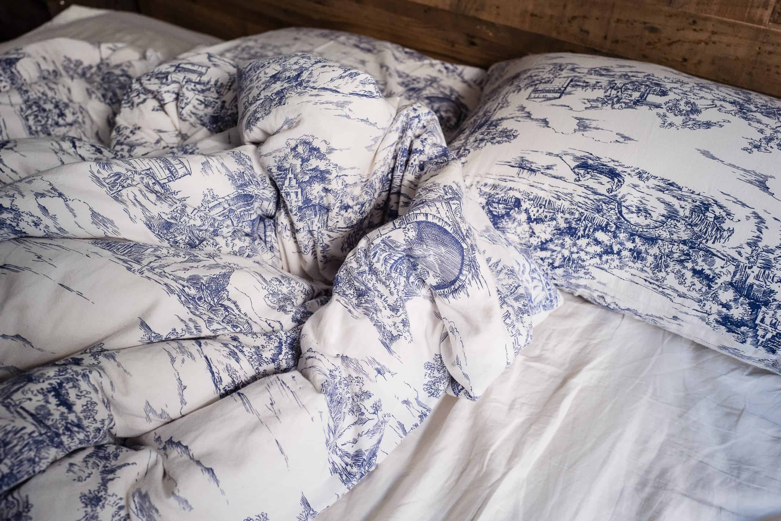 Creating a Cozy Scandinavian Retreat with a Printed Quilt Set: The Perfect Addition to Your King Size Bedding
