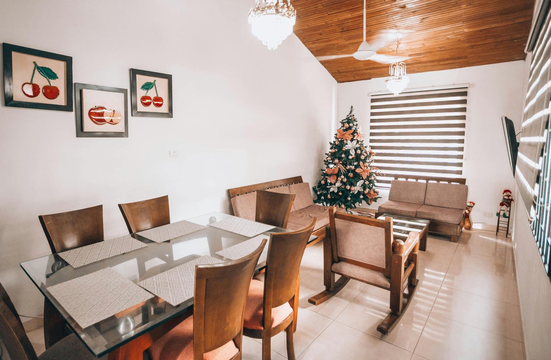 Choosing the Perfect Glass Dining Table for Your Home