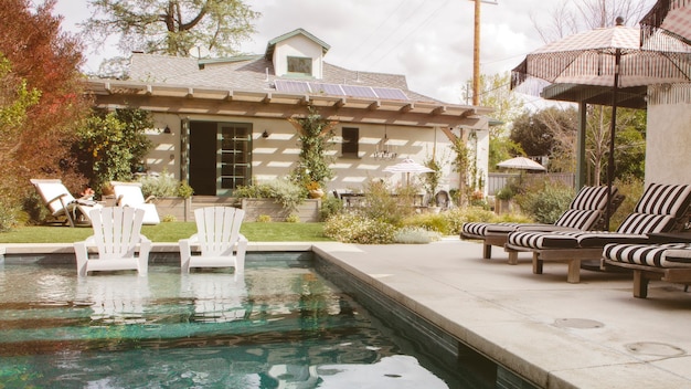 How Can You Transform Your Garden with Custom Outdoor Structures?